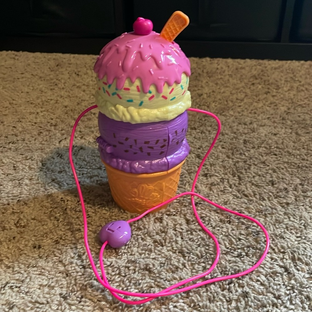 Polly Pocket 2-In-1 Travel Set - Spin 'N Surprise Ice Cream Cone
